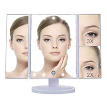 Charger l'image dans la galerie, Miroir Grossissant avec LED (1x/2x/3x) Blanc (Refurbished A+)